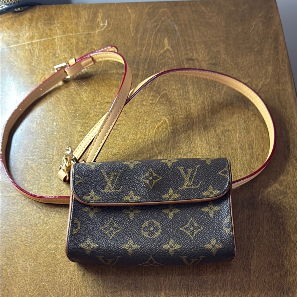 Louis Vuitton monogram Pouchette Florentine